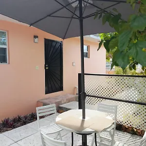 Apartment Escape, Nassau